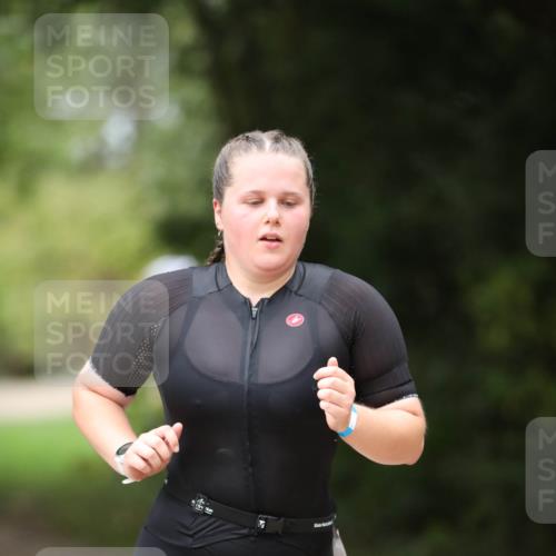 30.08.2026 - Elbe Triathlon Hamburg Antke Förster http://msf.ph/oto/10096597 30.08.2026 10:19:02 Laufen  meine-sportfotos.de