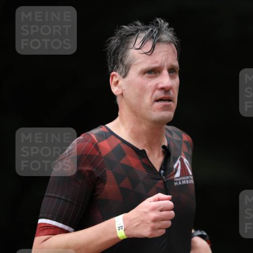30.08.2026 - Elbe Triathlon Hamburg Antke Förster http://msf.ph/oto/10096601 30.08.2026 10:19:04 Laufen 229 meine-sportfotos.de