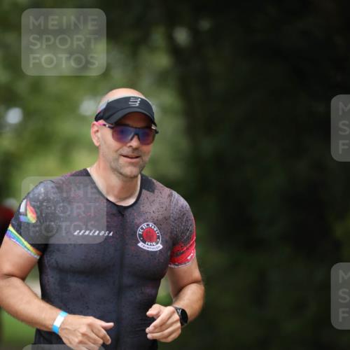 30.08.2026 - Elbe Triathlon Hamburg Antke Förster http://msf.ph/oto/10096611 30.08.2026 10:19:10 Laufen 1910, 1293 meine-sportfotos.de