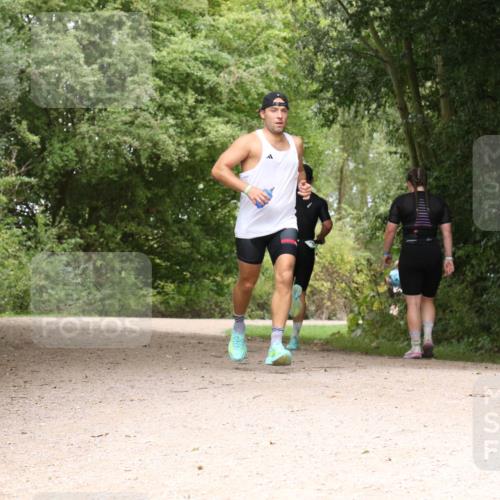 30.08.2026 - Elbe Triathlon Hamburg Antke Förster http://msf.ph/oto/10096634 30.08.2026 10:25:10 Laufen  meine-sportfotos.de