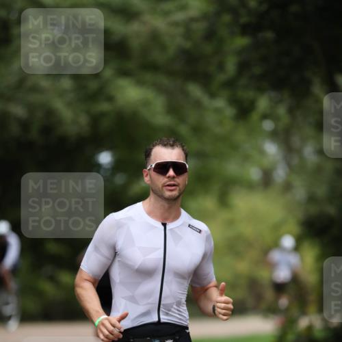 30.08.2026 - Elbe Triathlon Hamburg Antke Förster http://msf.ph/oto/10096635 30.08.2026 10:19:48 Laufen 428 meine-sportfotos.de