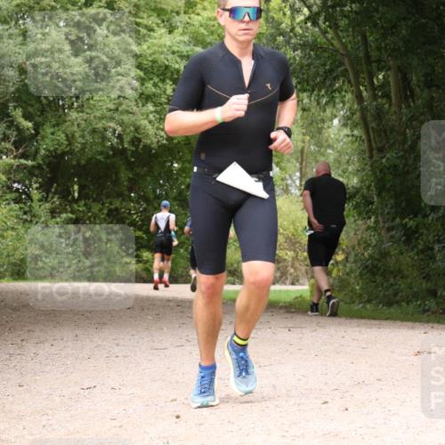 30.08.2026 - Elbe Triathlon Hamburg Antke Förster http://msf.ph/oto/10096662 30.08.2026 10:25:47 Laufen  meine-sportfotos.de