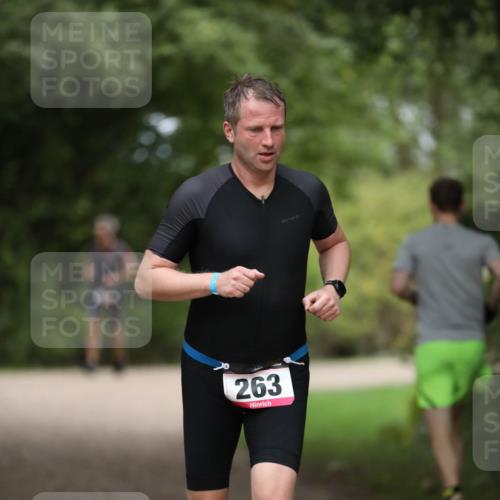 30.08.2026 - Elbe Triathlon Hamburg Antke Förster http://msf.ph/oto/10096669 30.08.2026 10:20:35 Laufen 263 meine-sportfotos.de