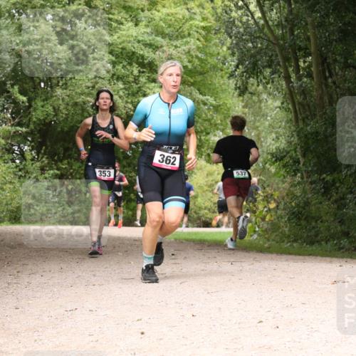 30.08.2026 - Elbe Triathlon Hamburg Antke Förster http://msf.ph/oto/10096670 30.08.2026 10:25:59 Laufen 353, 362, 537 meine-sportfotos.de