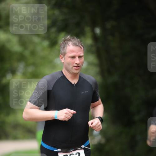 30.08.2026 - Elbe Triathlon Hamburg Antke Förster http://msf.ph/oto/10096671 30.08.2026 10:20:36 Laufen 263 meine-sportfotos.de