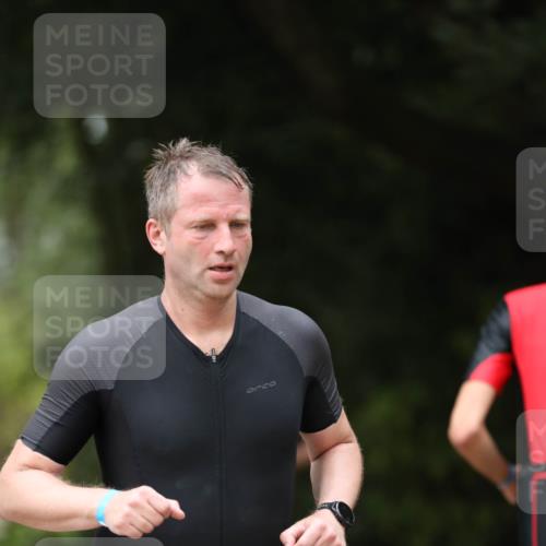 30.08.2026 - Elbe Triathlon Hamburg Antke Förster http://msf.ph/oto/10096673 30.08.2026 10:20:37 Laufen 263 meine-sportfotos.de