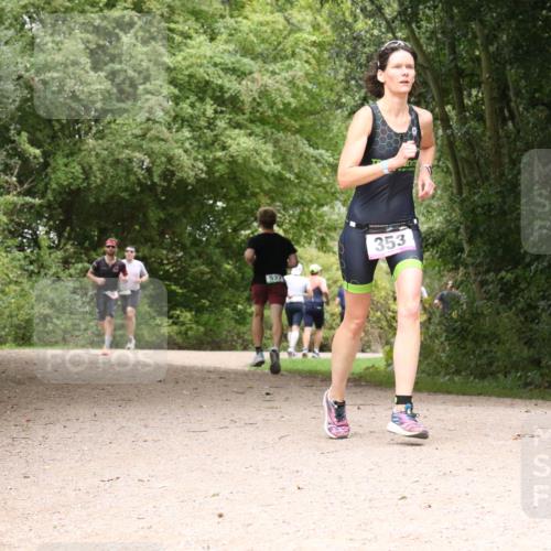 30.08.2026 - Elbe Triathlon Hamburg Antke Förster http://msf.ph/oto/10096674 30.08.2026 10:26:01 Laufen 353, 537 meine-sportfotos.de