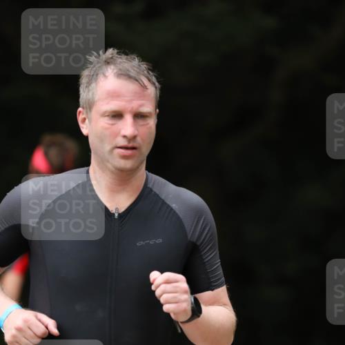 30.08.2026 - Elbe Triathlon Hamburg Antke Förster http://msf.ph/oto/10096675 30.08.2026 10:20:37 Laufen 263 meine-sportfotos.de