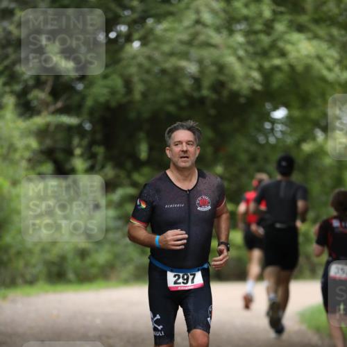 30.08.2026 - Elbe Triathlon Hamburg Antke Förster http://msf.ph/oto/10096677 30.08.2026 10:20:46 Laufen 297, 354 meine-sportfotos.de