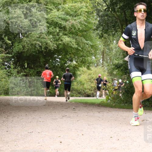 30.08.2026 - Elbe Triathlon Hamburg Antke Förster http://msf.ph/oto/10096698 30.08.2026 10:26:16 Laufen  meine-sportfotos.de