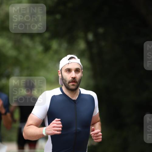 30.08.2026 - Elbe Triathlon Hamburg Antke Förster http://msf.ph/oto/10096701 30.08.2026 10:21:16 Laufen  meine-sportfotos.de