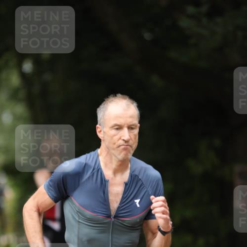 30.08.2026 - Elbe Triathlon Hamburg Antke Förster http://msf.ph/oto/10096705 30.08.2026 10:21:18 Laufen  meine-sportfotos.de