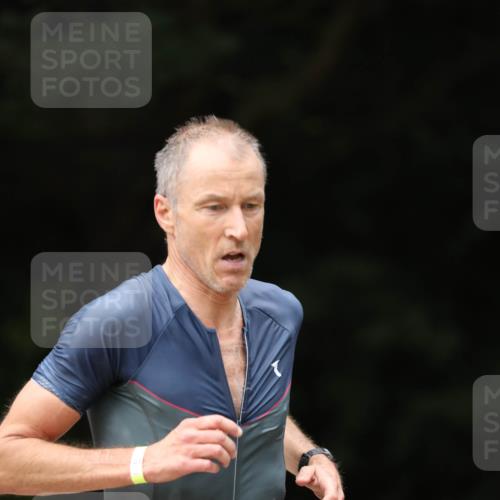 30.08.2026 - Elbe Triathlon Hamburg Antke Förster http://msf.ph/oto/10096707 30.08.2026 10:21:18 Laufen  meine-sportfotos.de