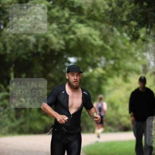 30.08.2026 - Elbe Triathlon Hamburg Antke Förster http://msf.ph/oto/10096711 30.08.2026 10:21:27 Laufen  meine-sportfotos.de