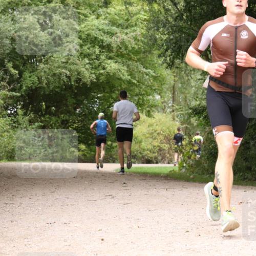 30.08.2026 - Elbe Triathlon Hamburg Antke Förster http://msf.ph/oto/10096752 30.08.2026 10:27:05 Laufen  meine-sportfotos.de