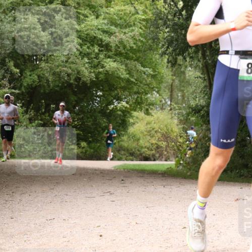 30.08.2026 - Elbe Triathlon Hamburg Antke Förster http://msf.ph/oto/10096776 30.08.2026 10:27:35 Laufen 689, 841 meine-sportfotos.de