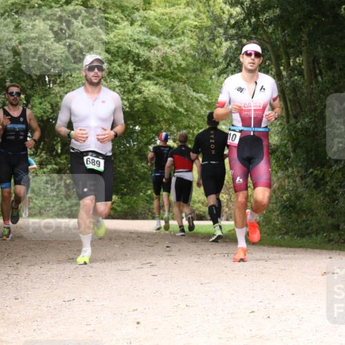 30.08.2026 - Elbe Triathlon Hamburg Antke Förster http://msf.ph/oto/10096784 30.08.2026 10:27:40 Laufen 689, 10 meine-sportfotos.de