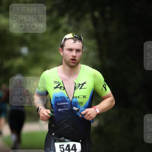 30.08.2026 - Elbe Triathlon Hamburg Antke Förster http://msf.ph/oto/10096787 30.08.2026 10:22:46 Laufen 70, 544 meine-sportfotos.de