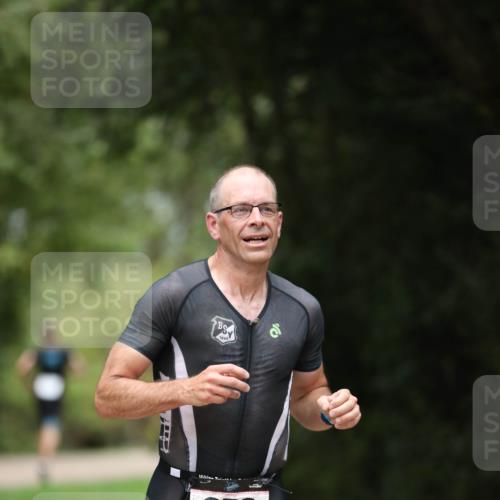 30.08.2026 - Elbe Triathlon Hamburg Antke Förster http://msf.ph/oto/10096797 30.08.2026 10:22:59 Laufen 258 meine-sportfotos.de