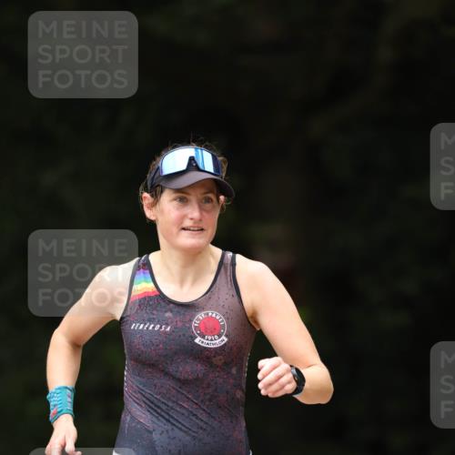 30.08.2026 - Elbe Triathlon Hamburg Antke Förster http://msf.ph/oto/10096839 30.08.2026 10:23:32 Laufen 1910, 392 meine-sportfotos.de