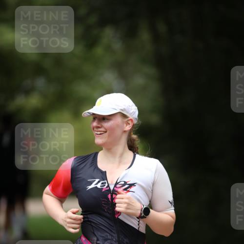 30.08.2026 - Elbe Triathlon Hamburg Antke Förster http://msf.ph/oto/10096857 30.08.2026 10:23:55 Laufen 389 meine-sportfotos.de