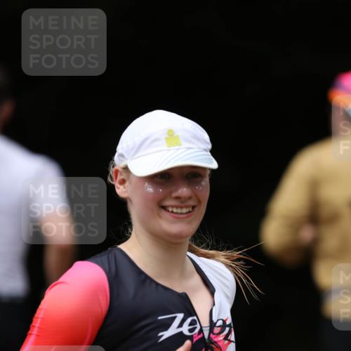 30.08.2026 - Elbe Triathlon Hamburg Antke Förster http://msf.ph/oto/10096861 30.08.2026 10:23:56 Laufen 300 meine-sportfotos.de