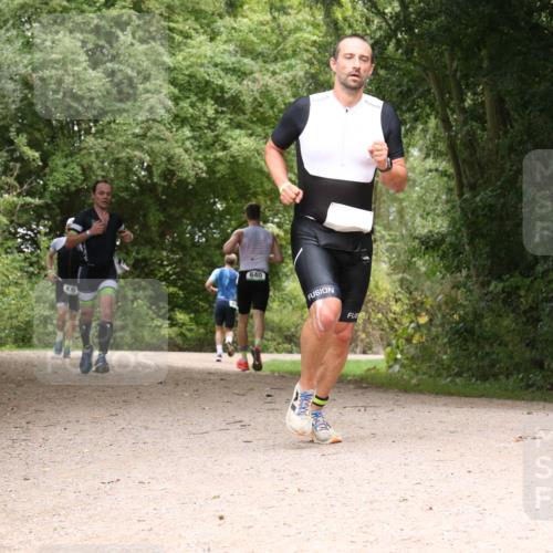 30.08.2026 - Elbe Triathlon Hamburg Antke Förster http://msf.ph/oto/10096862 30.08.2026 10:28:49 Laufen 570, 640 meine-sportfotos.de