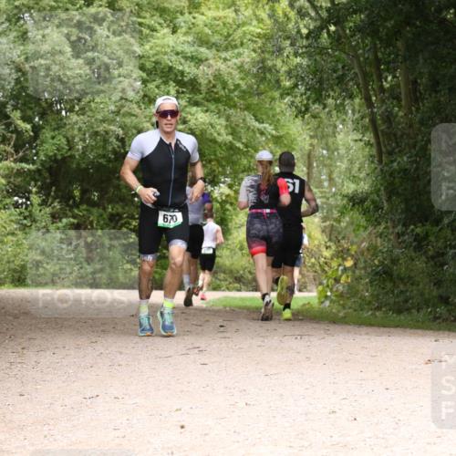30.08.2026 - Elbe Triathlon Hamburg Antke Förster http://msf.ph/oto/10096872 30.08.2026 10:28:53 Laufen 670, 61 meine-sportfotos.de
