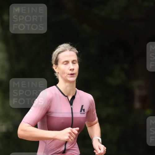 30.08.2026 - Elbe Triathlon Hamburg Antke Förster http://msf.ph/oto/10096877 30.08.2026 10:24:06 Laufen  meine-sportfotos.de