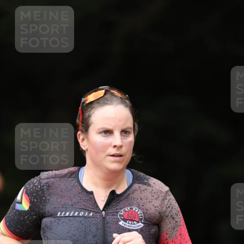 30.08.2026 - Elbe Triathlon Hamburg Antke Förster http://msf.ph/oto/10096911 30.08.2026 10:24:33 Laufen 1984, 1910 meine-sportfotos.de
