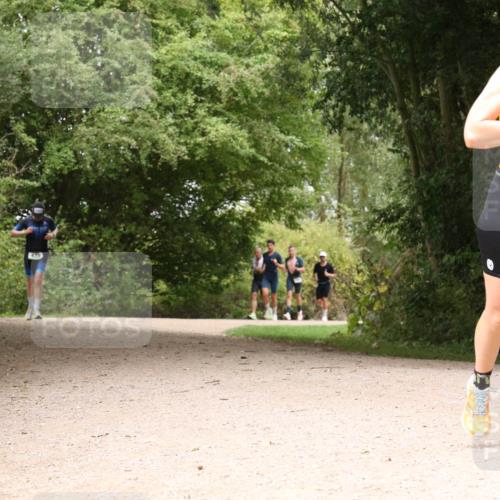 30.08.2026 - Elbe Triathlon Hamburg Antke Förster http://msf.ph/oto/10096944 30.08.2026 10:30:22 Laufen 438, 363 meine-sportfotos.de