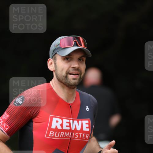 30.08.2026 - Elbe Triathlon Hamburg Antke Förster http://msf.ph/oto/10096953 30.08.2026 10:25:40 Laufen 613 meine-sportfotos.de