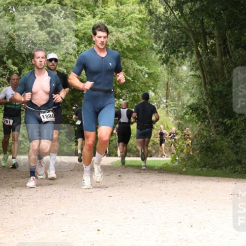 30.08.2026 - Elbe Triathlon Hamburg Antke Förster http://msf.ph/oto/10096960 30.08.2026 10:30:33 Laufen 261, 1894 meine-sportfotos.de