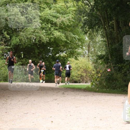 30.08.2026 - Elbe Triathlon Hamburg Antke Förster http://msf.ph/oto/10096974 30.08.2026 10:30:38 Laufen 261 meine-sportfotos.de