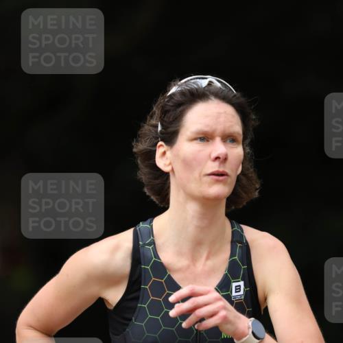 30.08.2026 - Elbe Triathlon Hamburg Antke Förster http://msf.ph/oto/10096983 30.08.2026 10:26:03 Laufen  meine-sportfotos.de