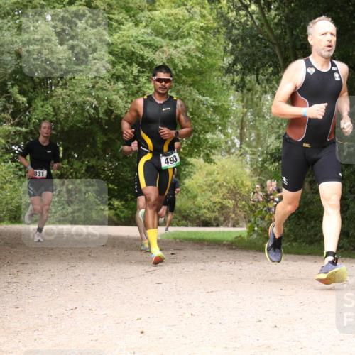 30.08.2026 - Elbe Triathlon Hamburg Antke Förster http://msf.ph/oto/10096986 30.08.2026 10:30:47 Laufen 331, 493 meine-sportfotos.de