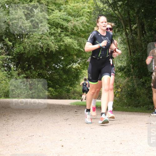 30.08.2026 - Elbe Triathlon Hamburg Antke Förster http://msf.ph/oto/10097026 30.08.2026 10:31:10 Laufen  meine-sportfotos.de
