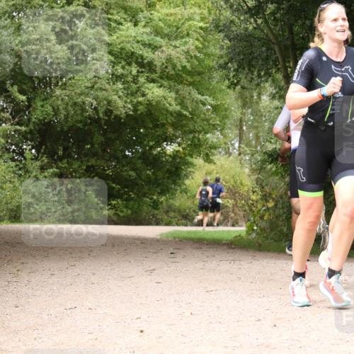 30.08.2026 - Elbe Triathlon Hamburg Antke Förster http://msf.ph/oto/10097028 30.08.2026 10:31:10 Laufen 2 meine-sportfotos.de
