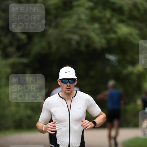 30.08.2026 - Elbe Triathlon Hamburg Antke Förster http://msf.ph/oto/10097049 30.08.2026 10:27:03 Laufen 417 meine-sportfotos.de