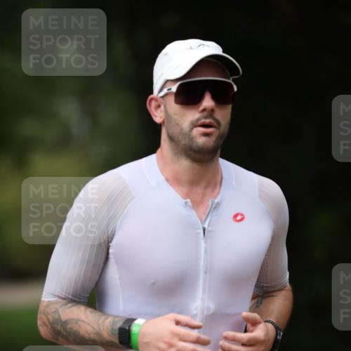 30.08.2026 - Elbe Triathlon Hamburg Antke Förster http://msf.ph/oto/10097093 30.08.2026 10:27:43 Laufen 689 meine-sportfotos.de
