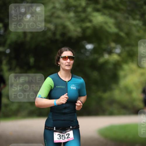 30.08.2026 - Elbe Triathlon Hamburg Antke Förster http://msf.ph/oto/10097105 30.08.2026 10:27:48 Laufen 352 meine-sportfotos.de
