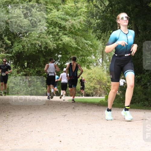 30.08.2026 - Elbe Triathlon Hamburg Antke Förster http://msf.ph/oto/10097106 30.08.2026 10:32:46 Laufen 552 meine-sportfotos.de