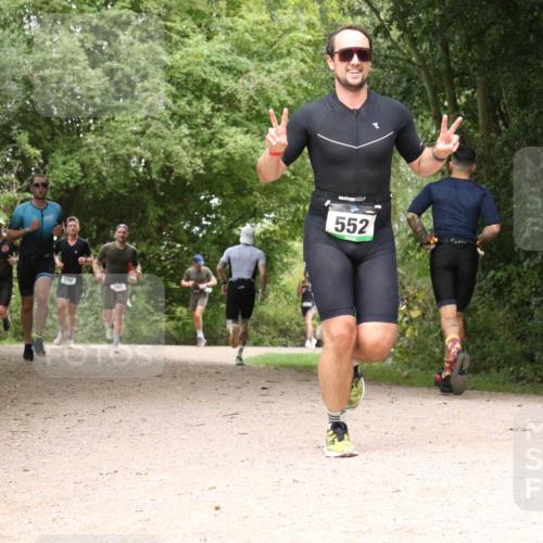 30.08.2026 - Elbe Triathlon Hamburg Antke Förster http://msf.ph/oto/10097116 30.08.2026 10:32:53 Laufen 325, 552 meine-sportfotos.de