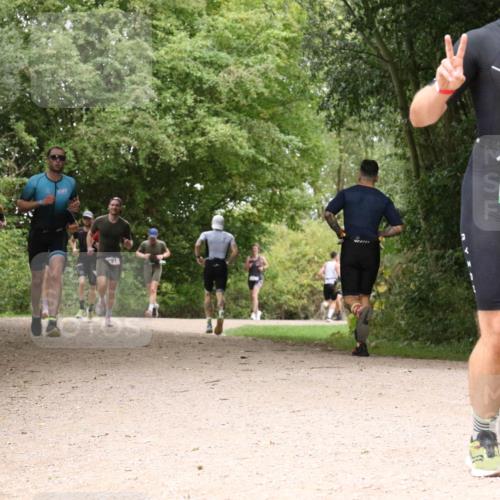 30.08.2026 - Elbe Triathlon Hamburg Antke Förster http://msf.ph/oto/10097120 30.08.2026 10:32:54 Laufen 325, 552 meine-sportfotos.de