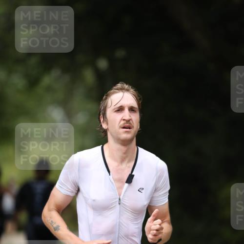 30.08.2026 - Elbe Triathlon Hamburg Antke Förster http://msf.ph/oto/10097141 30.08.2026 10:28:25 Laufen  meine-sportfotos.de
