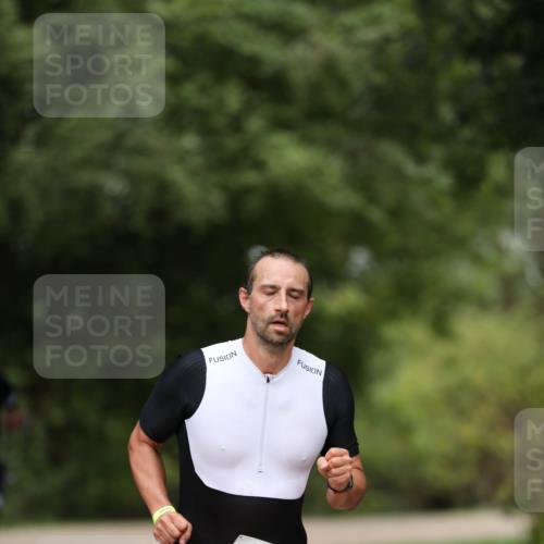 30.08.2026 - Elbe Triathlon Hamburg Antke Förster http://msf.ph/oto/10097167 30.08.2026 10:28:49 Laufen  meine-sportfotos.de