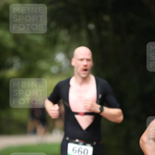 30.08.2026 - Elbe Triathlon Hamburg Antke Förster http://msf.ph/oto/10097297 30.08.2026 10:30:49 Laufen 099 meine-sportfotos.de