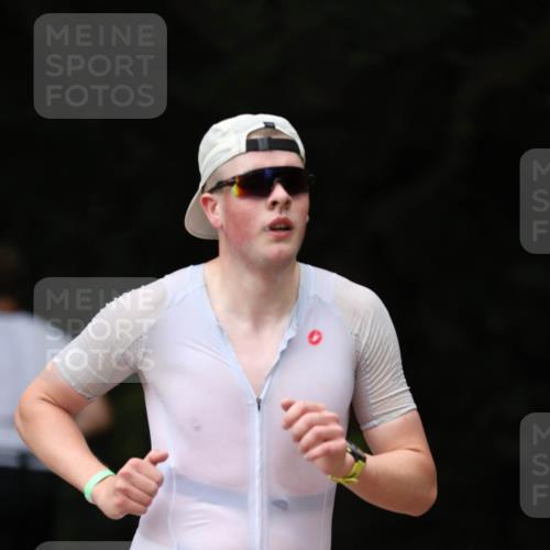 30.08.2026 - Elbe Triathlon Hamburg Antke Förster http://msf.ph/oto/10097389 30.08.2026 10:32:32 Laufen 412 meine-sportfotos.de