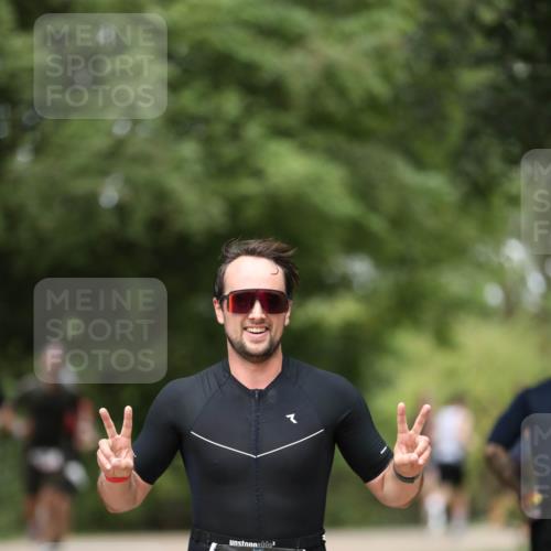 30.08.2026 - Elbe Triathlon Hamburg Antke Förster http://msf.ph/oto/10097421 30.08.2026 10:32:54 Laufen 552 meine-sportfotos.de