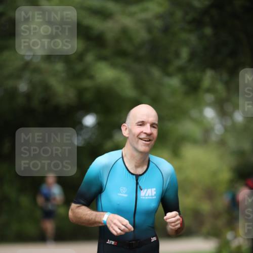 30.08.2026 - Elbe Triathlon Hamburg Antke Förster http://msf.ph/oto/10097467 30.08.2026 10:33:21 Laufen  meine-sportfotos.de